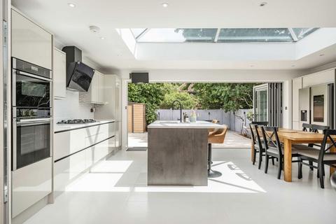 undefined, Springfield Avenue, Hampton TW12