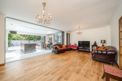 undefined, Springfield Avenue, Hampton TW12