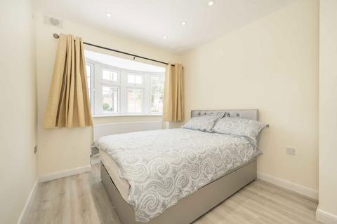 undefined, Springfield Avenue, Hampton TW12