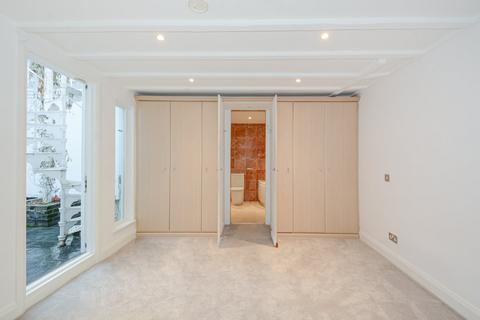 3 bedroom flat for sale, Terretts Place, Islington, London