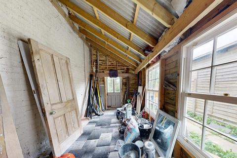 3 bedroom character property for sale, Oakham Road, Tilton On The Hill, Leicester
