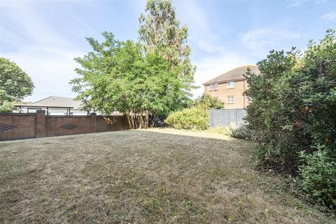 6 Pearce Close, Mitcham, CR4 2GP
