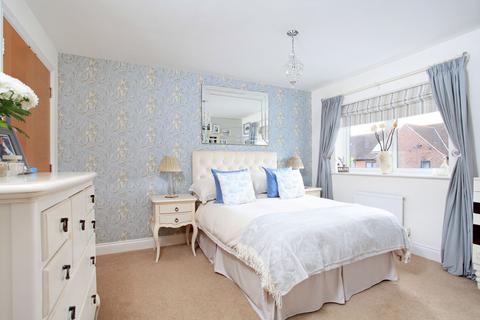 6 Broadview Close, Kings Worthy, Winchester, SO23 7FL