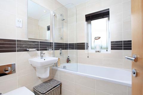6 Broadview Close, Kings Worthy, Winchester, SO23 7FL