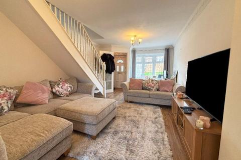 16 Camellia Close, Romford, RM3 0XW