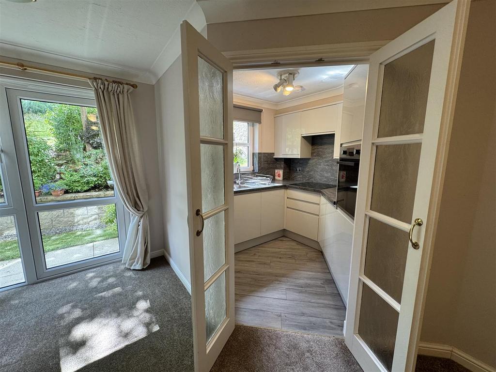 Entrance to kitchen .jpg