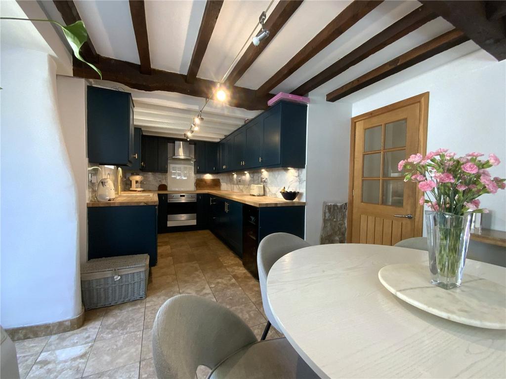 Kitchen/Dining