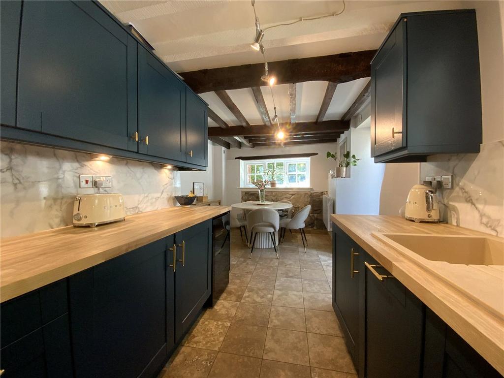 Kitchen/Dining