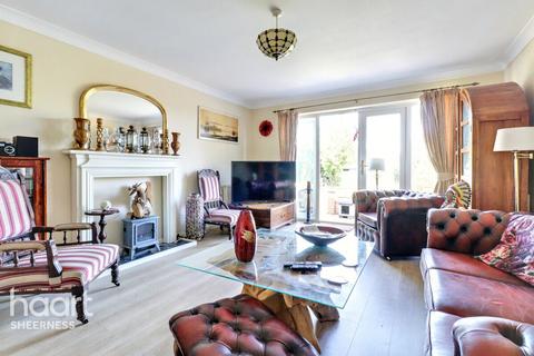 21a Danes Drive, Leysdown On Sea, Sheerness, ME12 4AJ