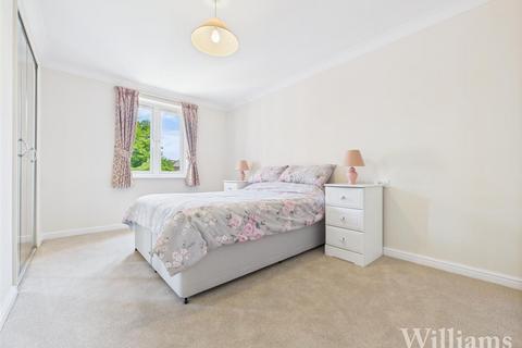 2 bedroom retirement property for sale, Croft Road, Aylesbury HP21