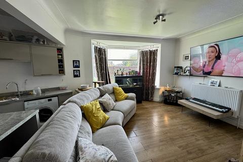 4 bedroom semi-detached house for sale, Dorchester Road, North Shore FY1