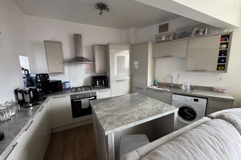 4 bedroom semi-detached house for sale, Dorchester Road, North Shore FY1