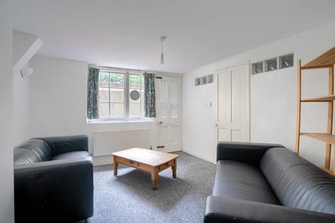 4 bedroom terraced house to rent, Trinity Street