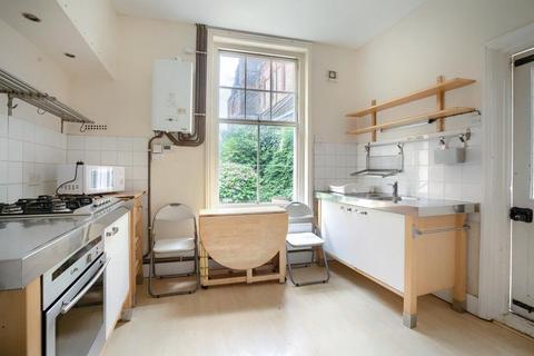 4 bedroom terraced house to rent, Trinity Street