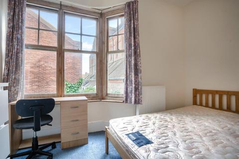 4 bedroom terraced house to rent, Trinity Street