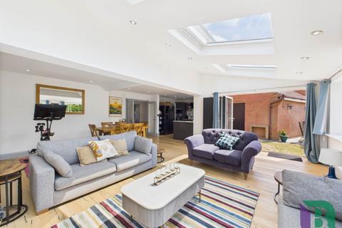 4 bedroom detached house for sale, Holst Crescent, Milton Keynes MK7