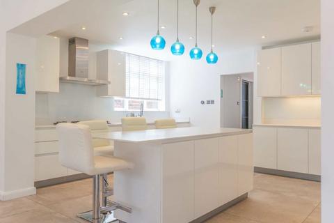 undefined, Fairholme Gardens, London N3