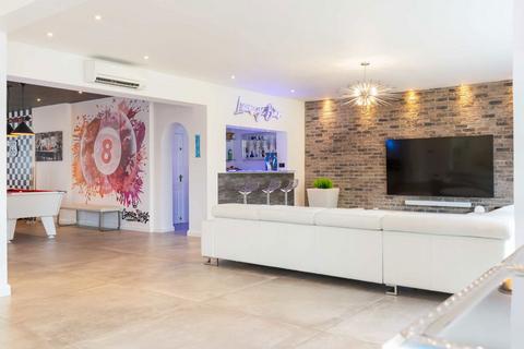 undefined, Fairholme Gardens, London N3