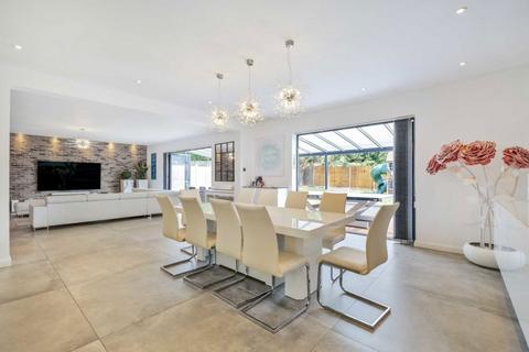 undefined, Fairholme Gardens, London N3