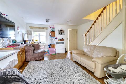 2 bedroom end of terrace house for sale, Walnut Grove, Hornchurch
