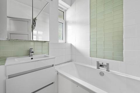 2 bedroom apartment to rent, Vinson House, Old Street, N1