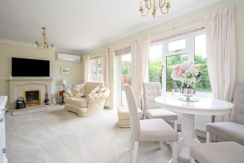undefined, Robert Close, Hersham Village, KT12