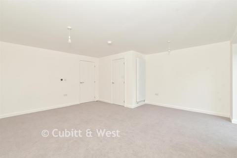 2 bedroom semi-detached house for sale, Ashling Close, Chichester, West Sussex