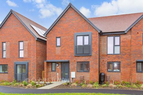 2 bedroom semi-detached house for sale, Ashling Close, Chichester, West Sussex
