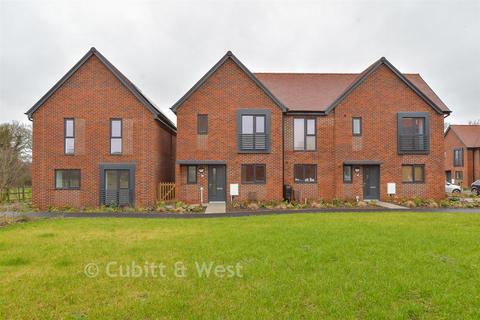 2 bedroom semi-detached house for sale, Ashling Close, Chichester, West Sussex