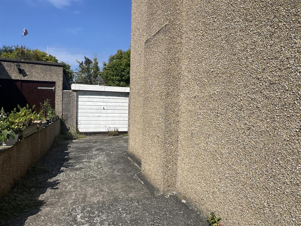 Gardens & Garage