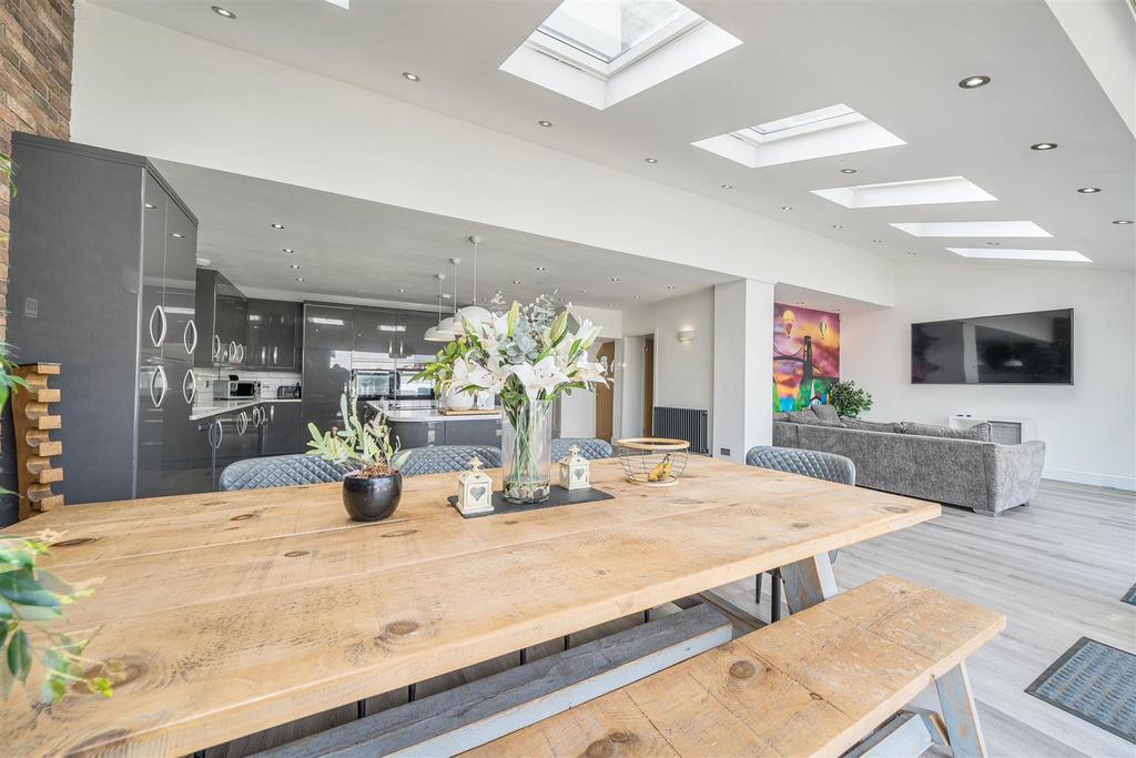 Open Plan Kitchen / Dining / Living Room