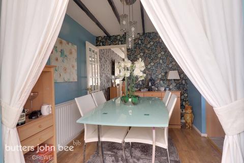 3 bedroom detached house for sale, Selsey Close, Crewe