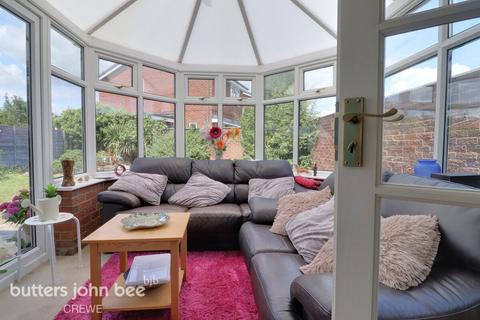 3 bedroom detached house for sale, Selsey Close, Crewe