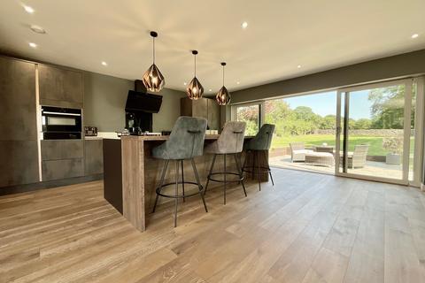3 bedroom detached house for sale, Broadstone, Monmouth NP25