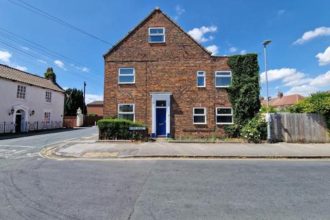 3 bedroom end of terrace house to rent, Northgate, Cottingham, East Yorkshire, HU16