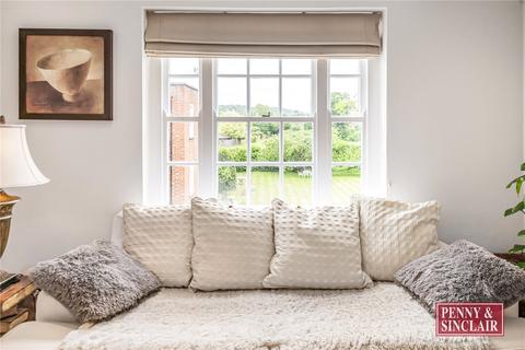 3 bedroom penthouse for sale, Fairmile Court, RG9 2JP