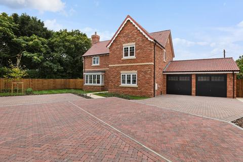 4 bedroom detached house for sale, Oliver Road, Great Bentley, Colchester, CO7