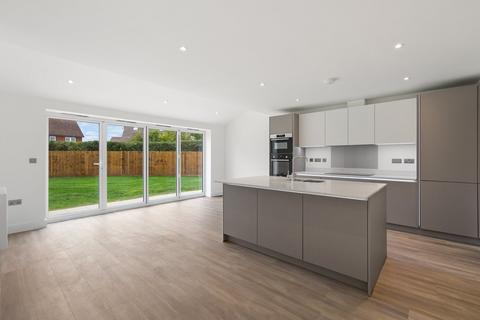 4 bedroom detached house for sale, Oliver Road, Great Bentley, Colchester, CO7