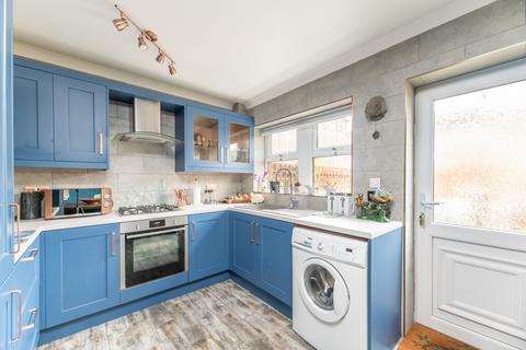 3 bedroom townhouse for sale, Priestthorpe Road, Bingley, West Yorkshire, BD16
