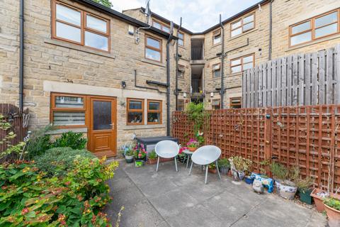 3 bedroom townhouse for sale, Priestthorpe Road, Bingley, West Yorkshire, BD16