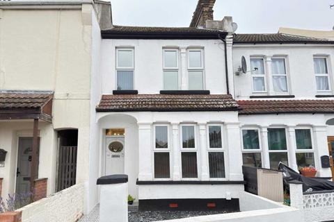 14 Arnold Avenue, Southend-on-sea, SS1 2TJ