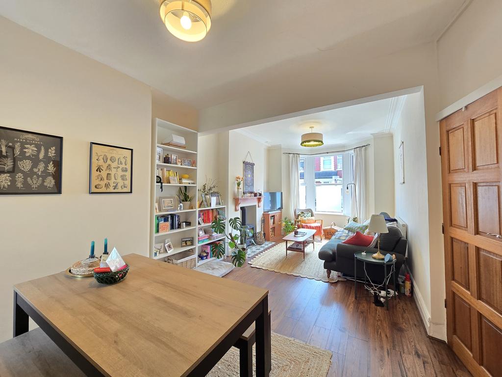 Dining/ Lounge