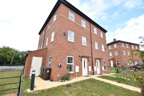 2 bedroom townhouse for sale, Kirkham Crescent, Leeds, West Yorkshire