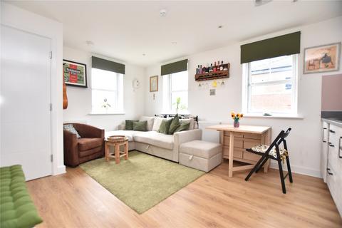 2 bedroom townhouse for sale, Kirkham Crescent, Leeds, West Yorkshire