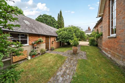 4 bedroom detached house to rent, Winkfield Row, Bracknell, Berkshire, RG42