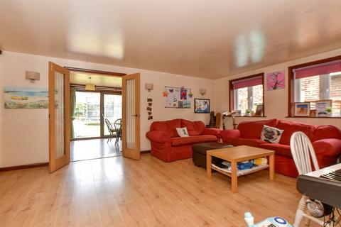 83 Chingdale Road, London, E4 6HZ