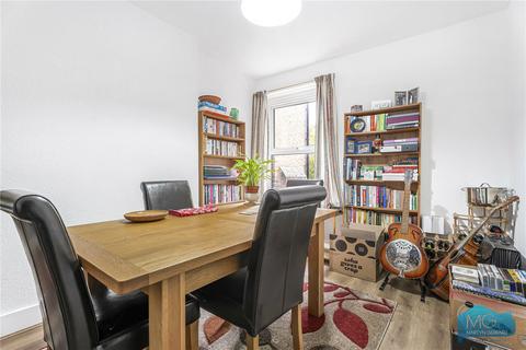 3 bedroom apartment for sale, Rathcoole Gardens, London, N8