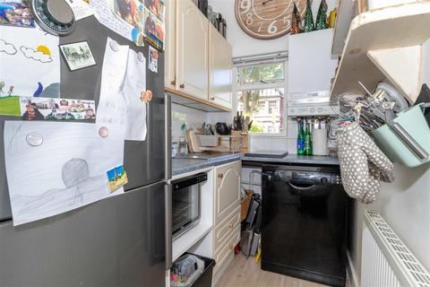 1 bedroom flat for sale, Shakespeare Road, Worthing