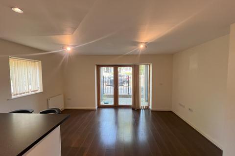2 bedroom flat to rent, Canterbury Court, HA0