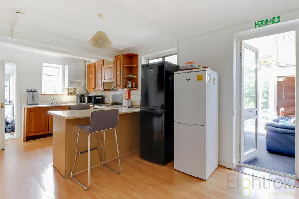 Kitchen/Dining